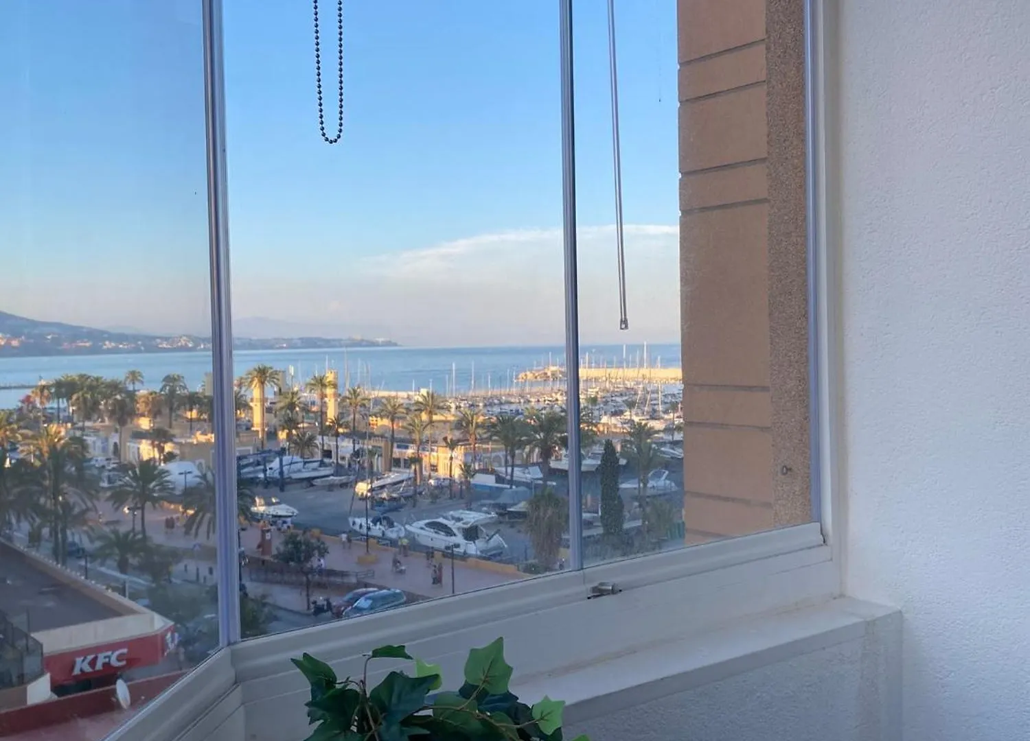 Modern And Bright Apartment By Fuengirola Marina